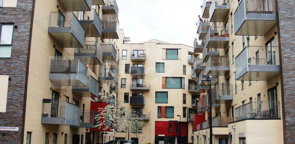 			UNDER OFFER , 1 Bedroom, 1 bath, 1 reception Penthouse			 Parker Building, Freda Street , Bermondsey